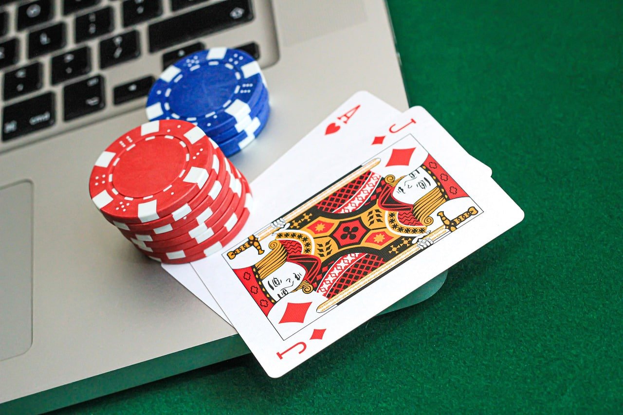 qq22 apk အွန်လိုင်း ကတ်ဂိမ်းများ Baccarat Poker